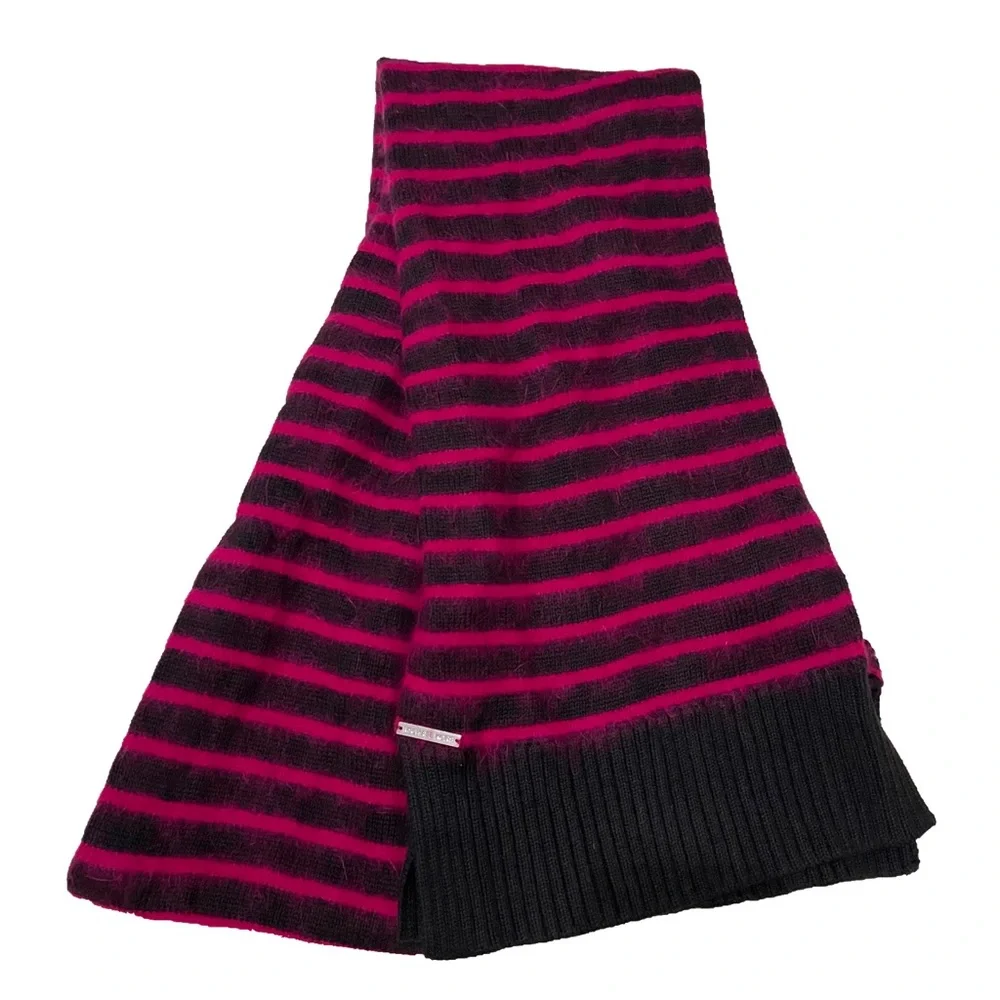 💙💖 Michael Kors Striped Pink‎ Fuzzy Scarf